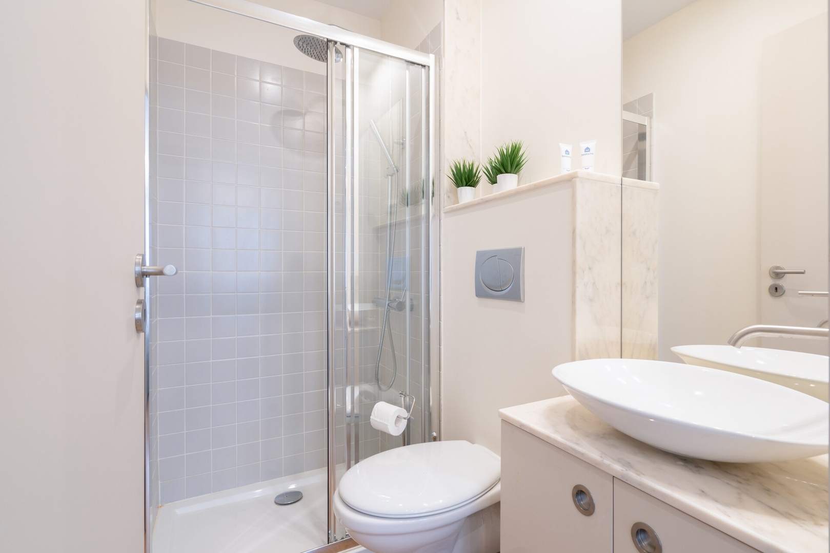 Colorful Bright Flats w/ Balcony by HostWise 38 Host Wise Booking