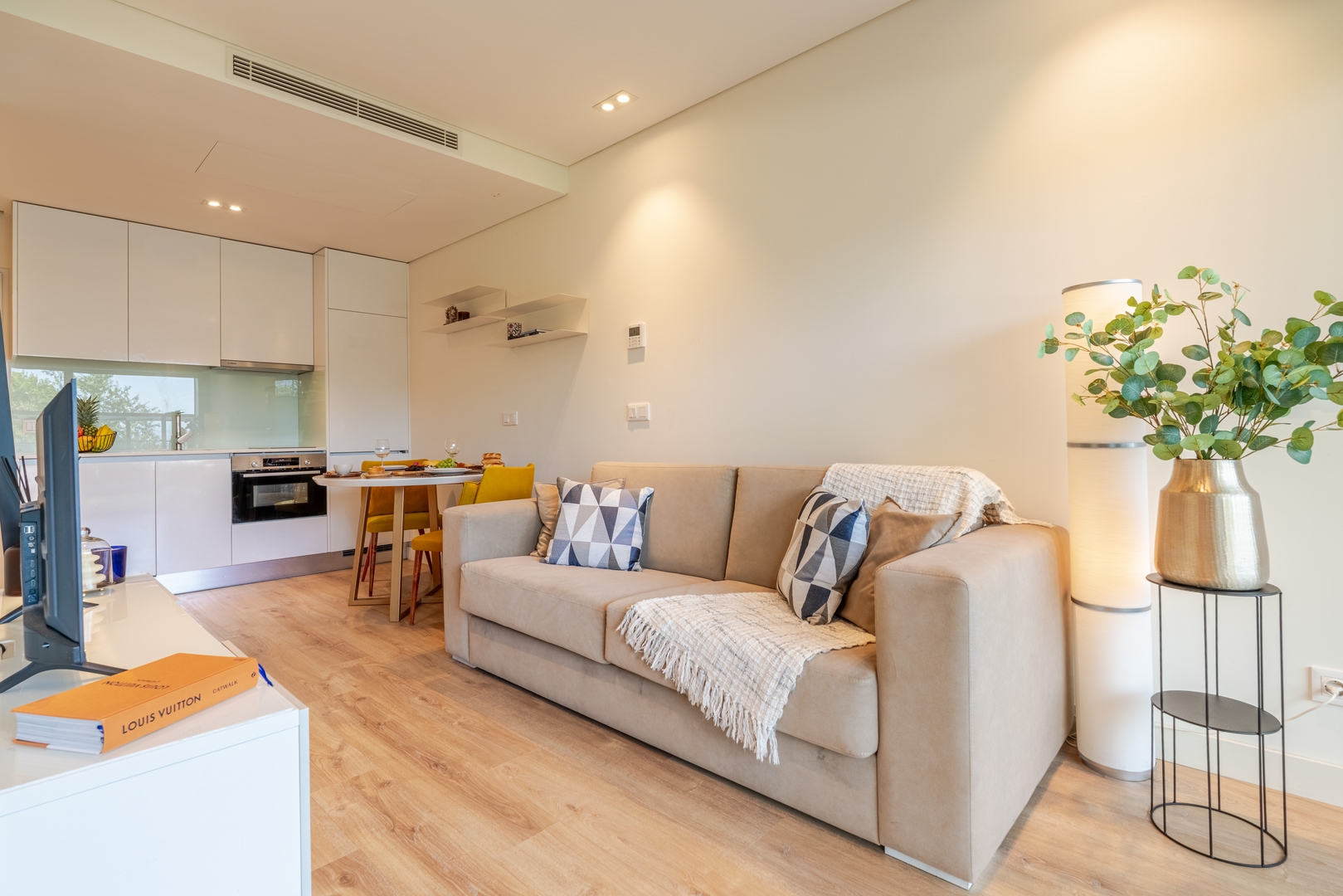 Studio w/ Balcony, Pool & Gym in Antas by HostWise 23 Host Wise Booking