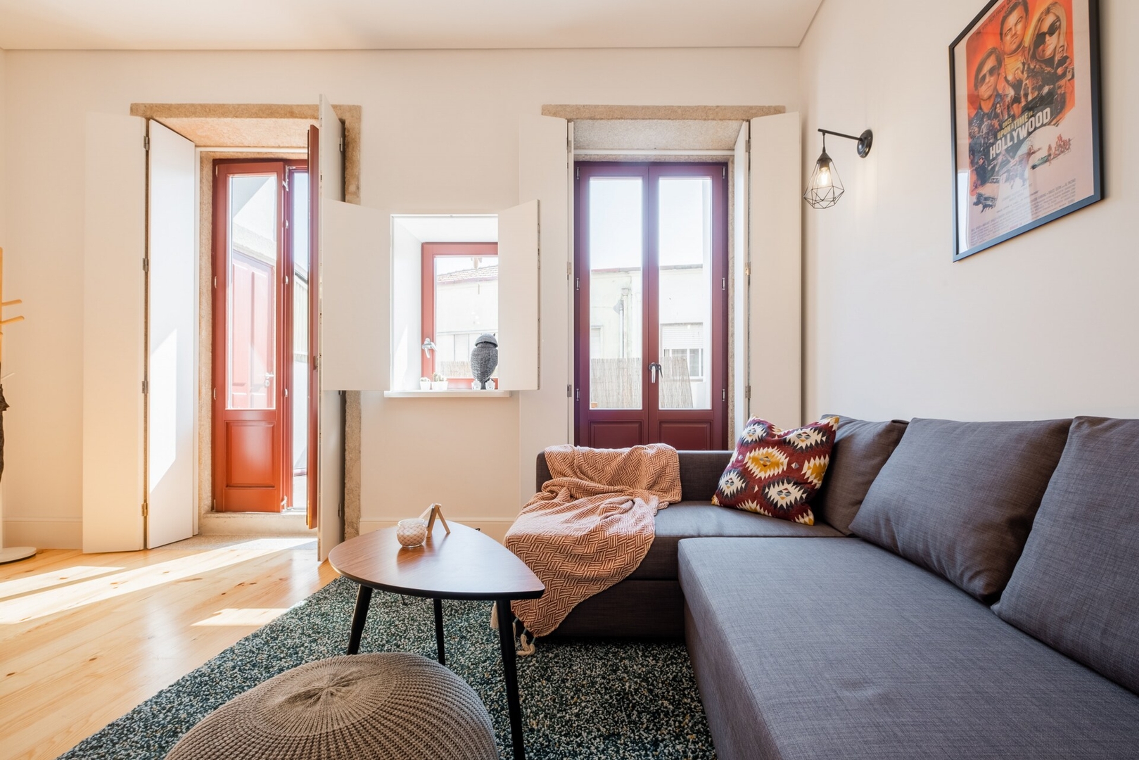 Host Wise | Sunny Downtown Apartment 13 Host Wise Booking