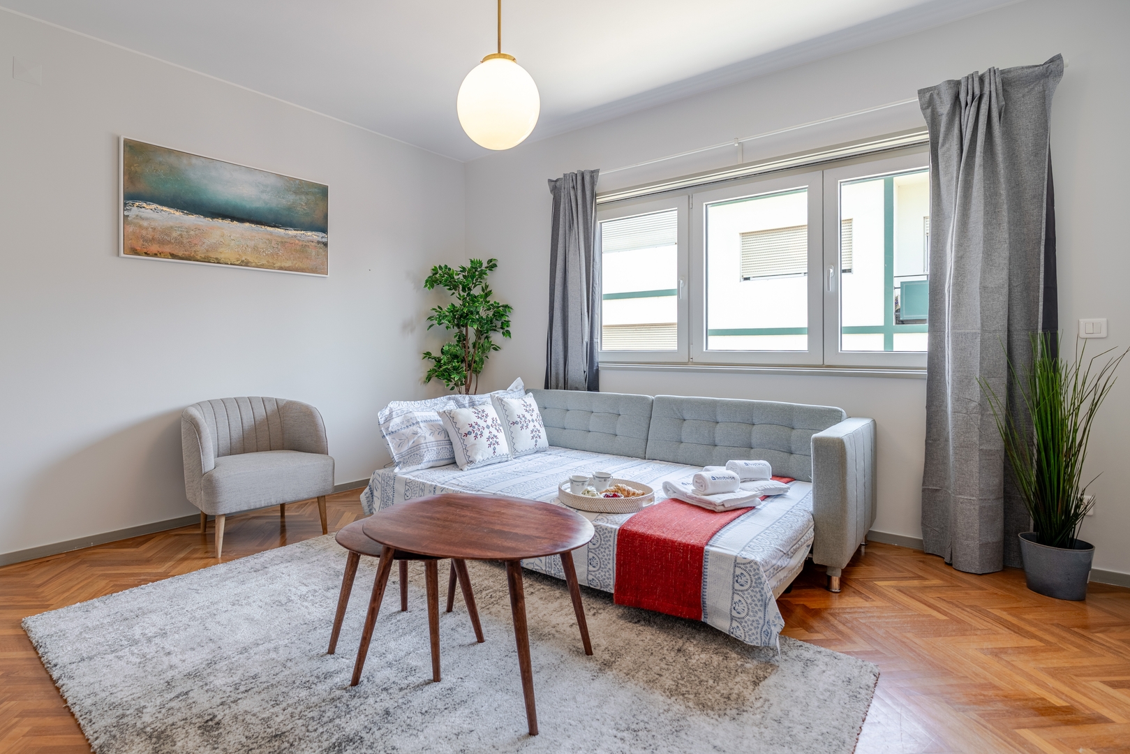 HostWise - Bright & Spacious Flat w/ Garage 23 Host Wise Booking