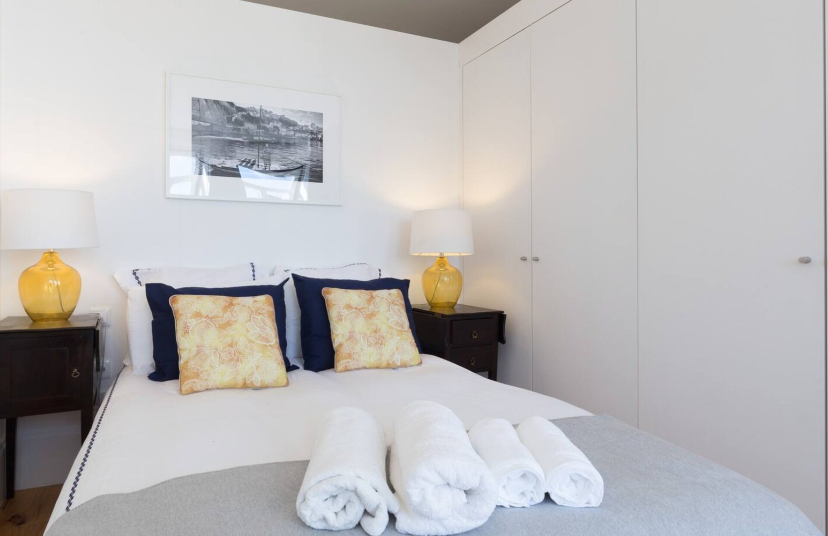 Central Sunny Flat - Prime Location by HostWise 1 Host Wise Booking
