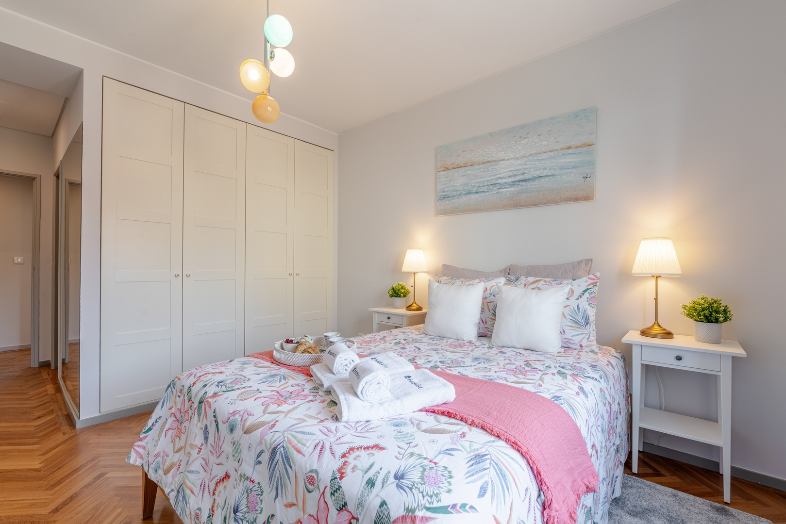 HostWise - Bright & Spacious Flat w/ Garage 12 Host Wise Booking