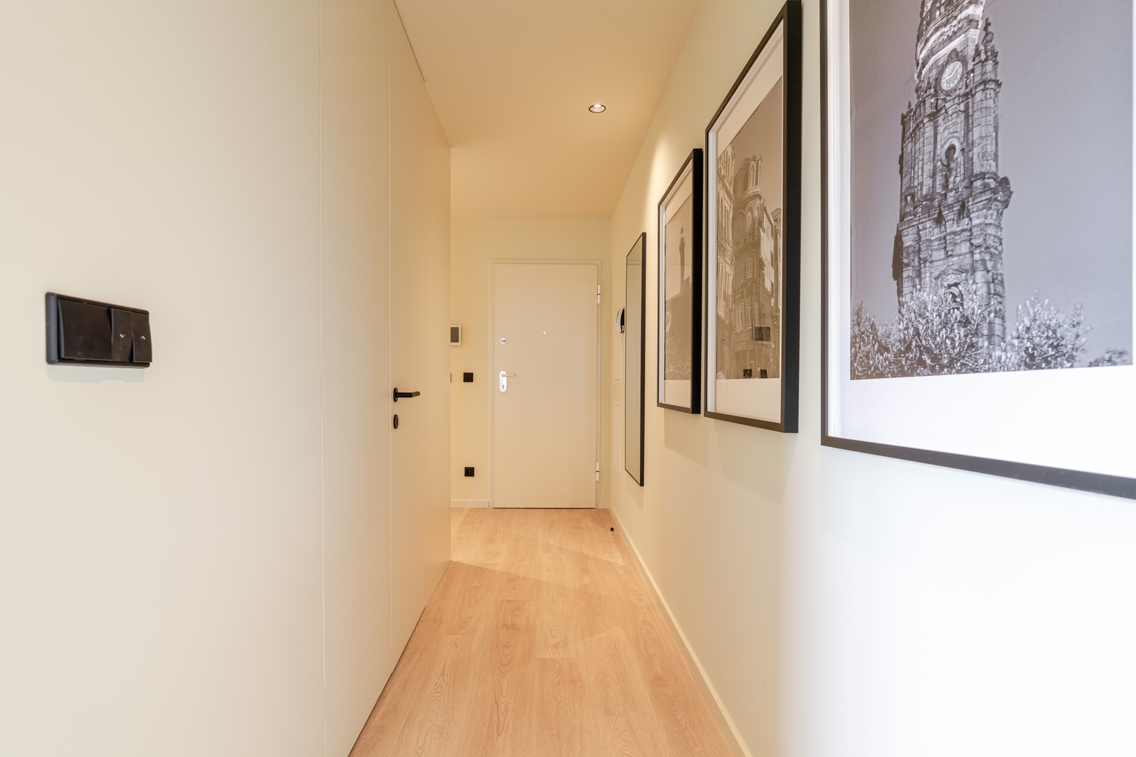 HostWise - Stylish Flat with Terrace & Garage 30 Host Wise Booking