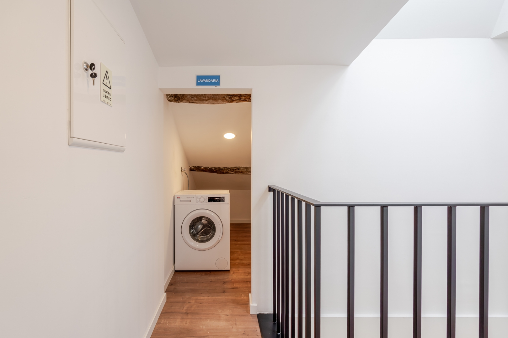 HostWise - Sunny & Stylish Flat 18 Host Wise Booking