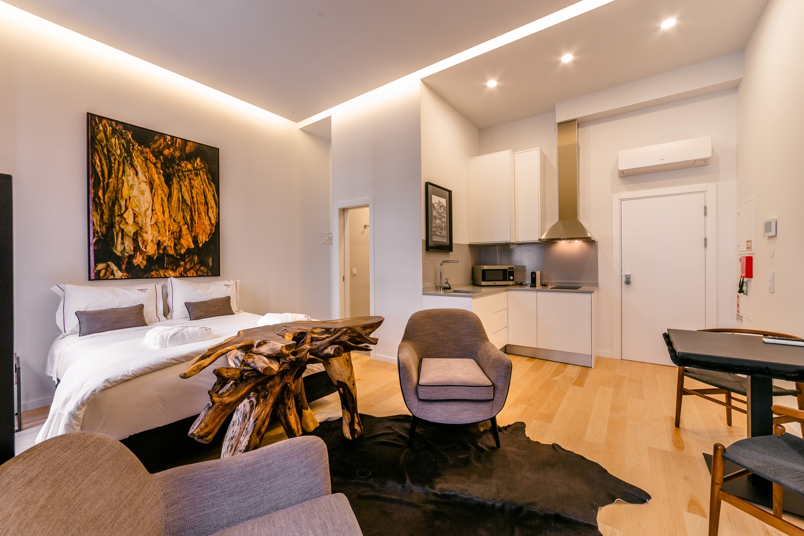 Designer Building Stay Near Clérigos by HostWise 19 Host Wise Booking