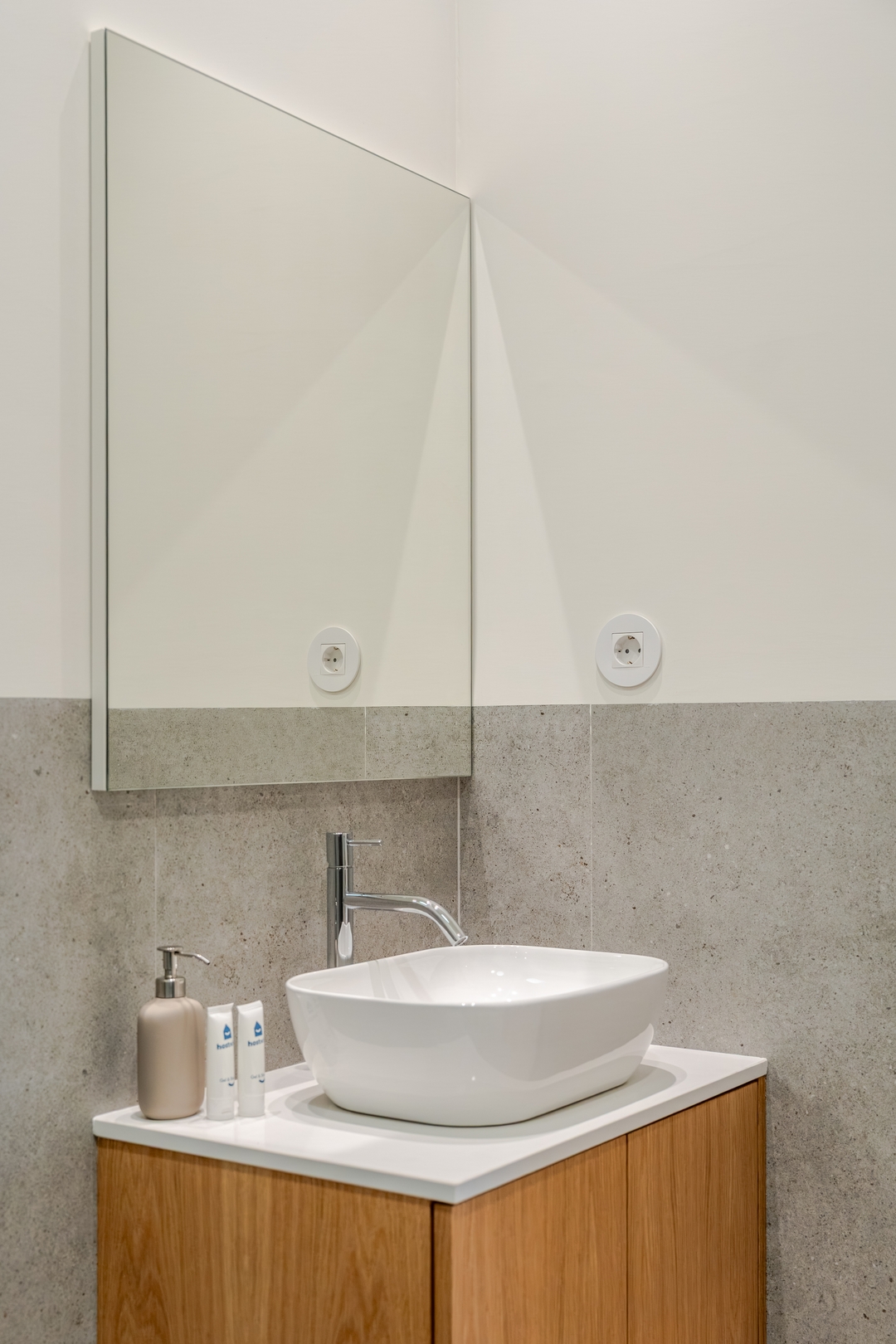 Modern Family Flats w/ Terrace by HostWise 86 Host Wise Booking