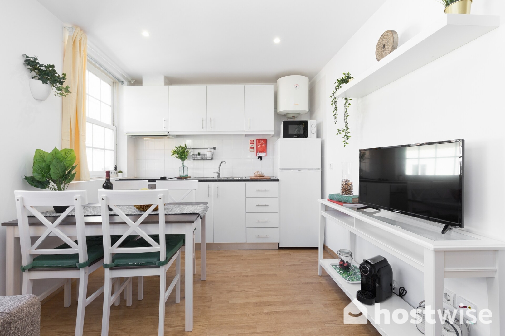 HostWise - Charming Sunny Flat | Batalha 9 Host Wise Booking
