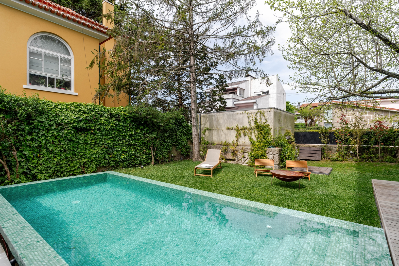 Grand Villa w/ Pool, Garden & Garage by HostWise 52 Host Wise Booking