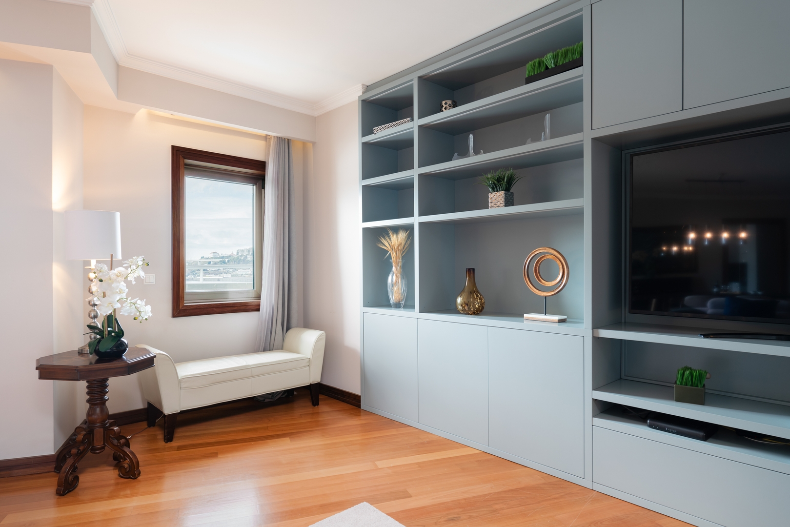 Elegant Riverfront Flat | Pool & Sports by Host Wise 24 Host Wise Booking