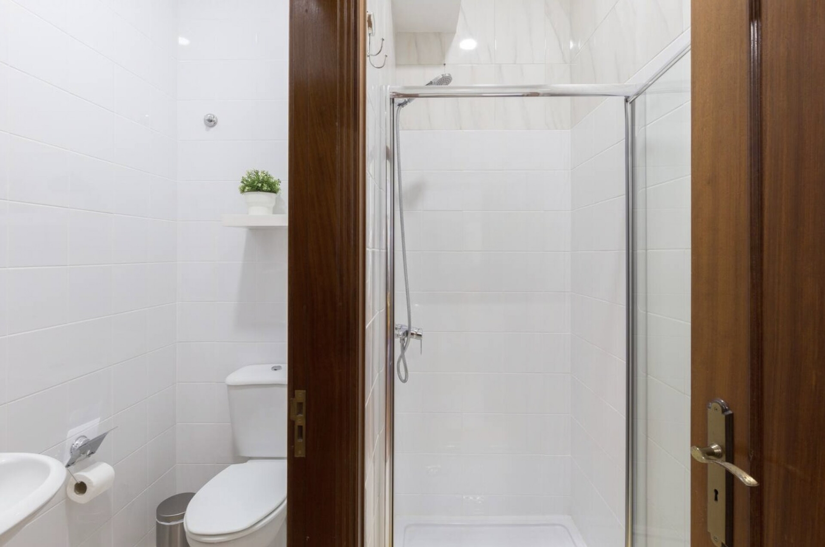 Host Wise - Central Comfy Flat 14 Host Wise Booking