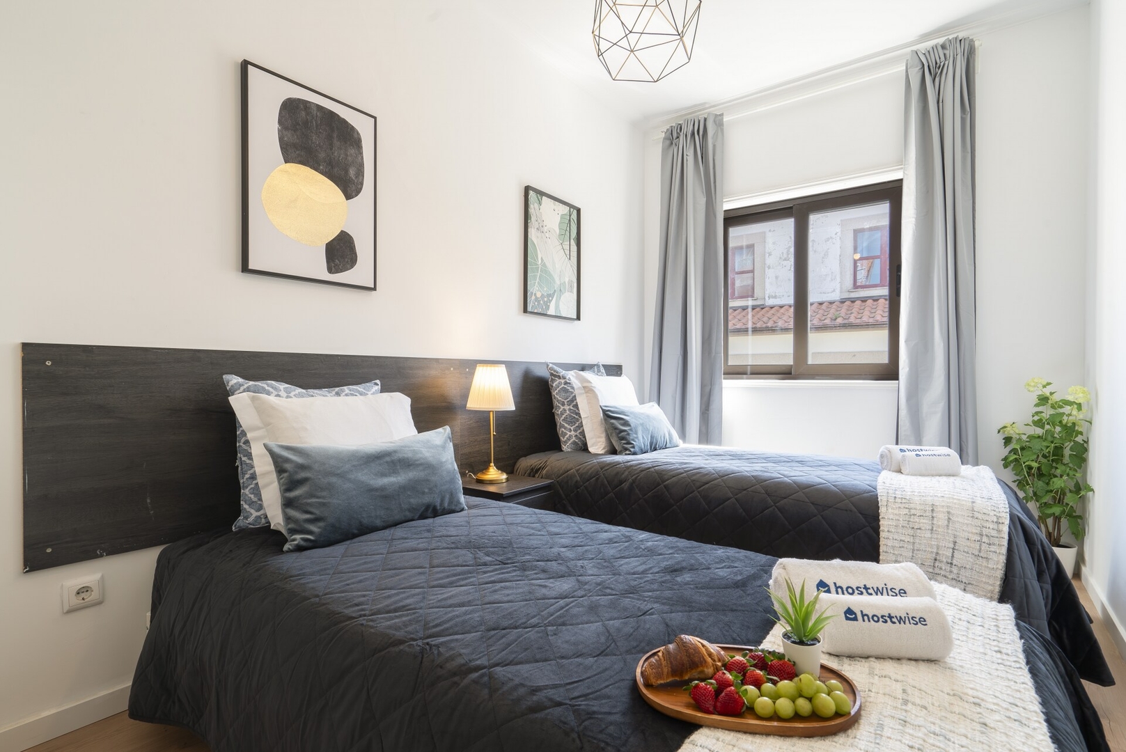 Host Wise - Comfy Minimalist Flat 10 Host Wise Booking