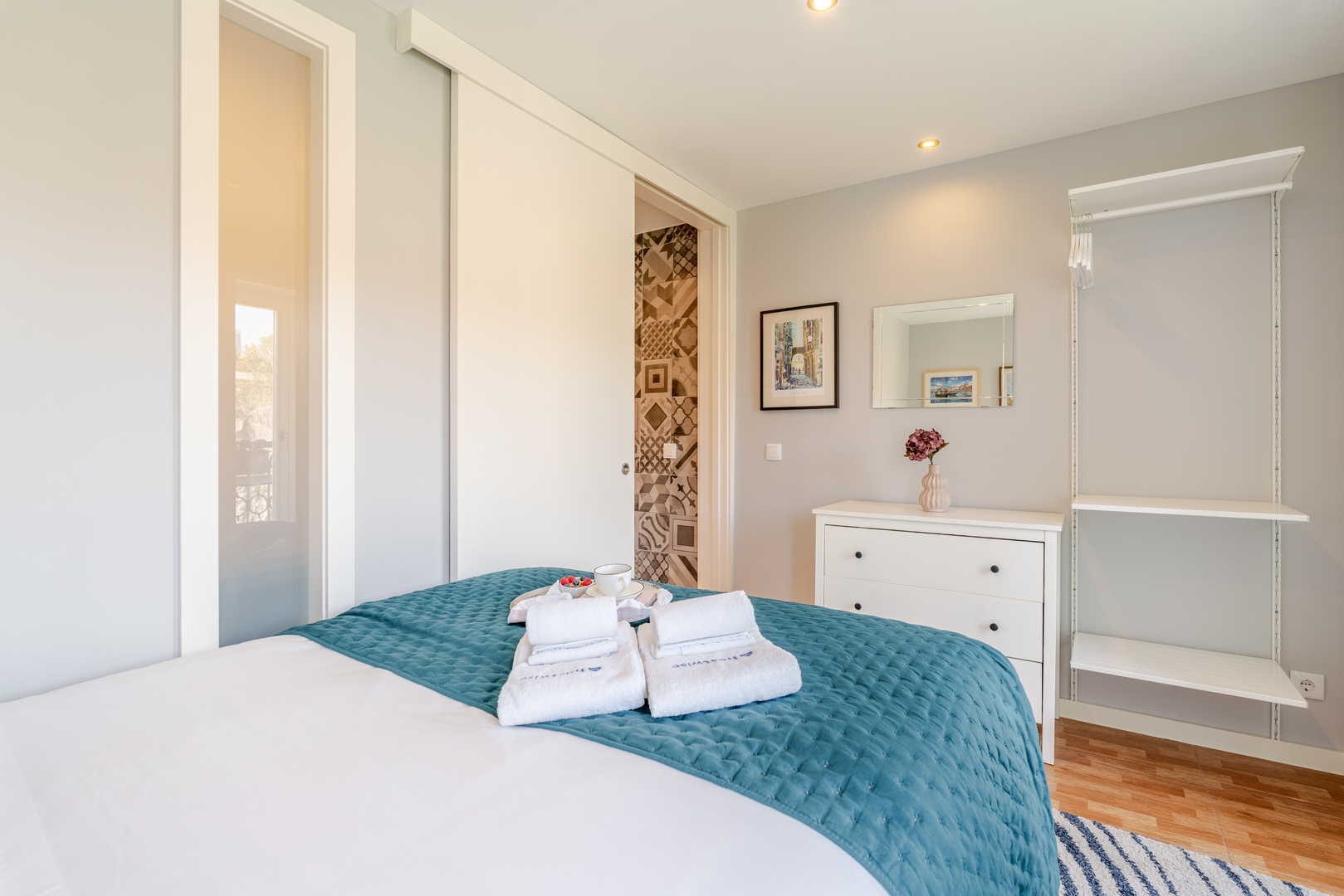 City Views & Balcony in Historic Porto by HostWise 14 Host Wise Booking