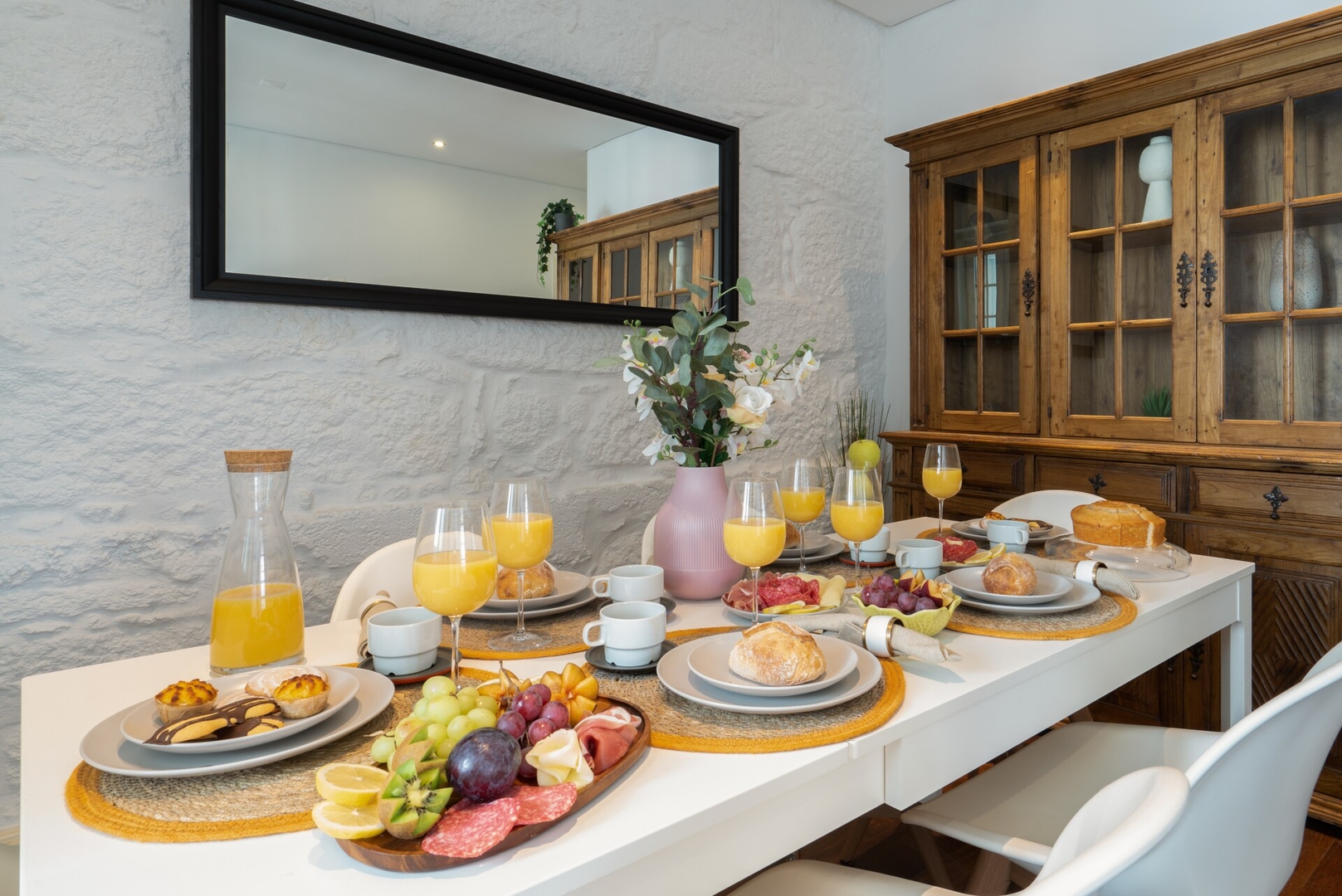 Host Wise - 2 Rustic Colorful Flats | Terrace 39 Host Wise Booking