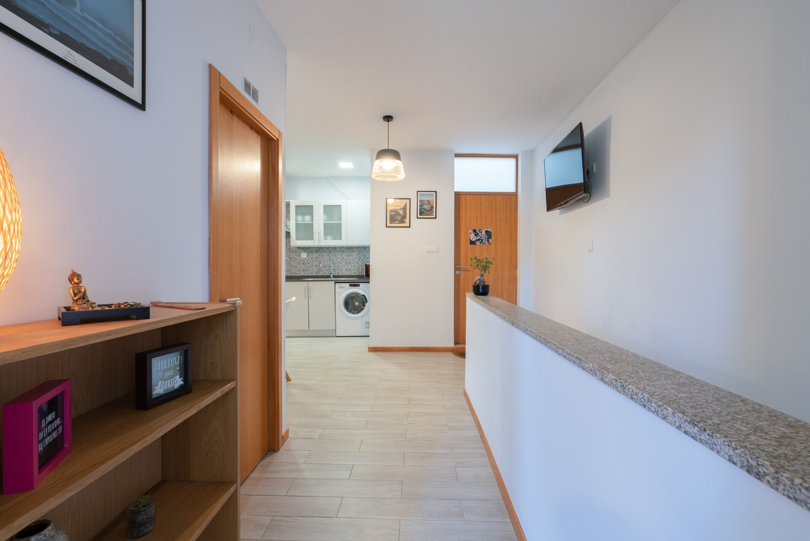 HostWise - Welcoming Flats w/ Jacuzzi & Terrace 7 Host Wise Booking