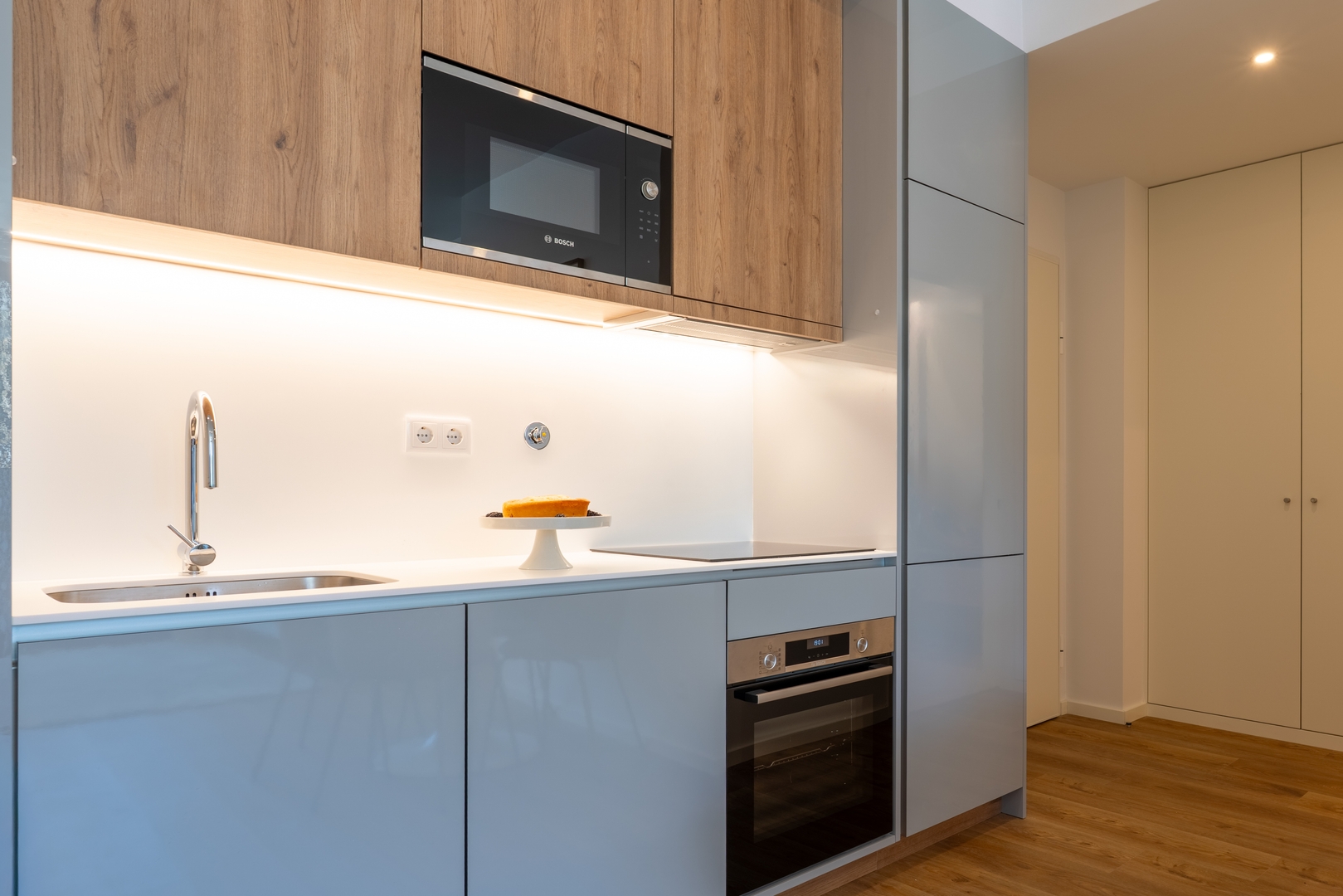 Sleek & Modern Flat w/ Private Garage by HostWise 19 Host Wise Booking