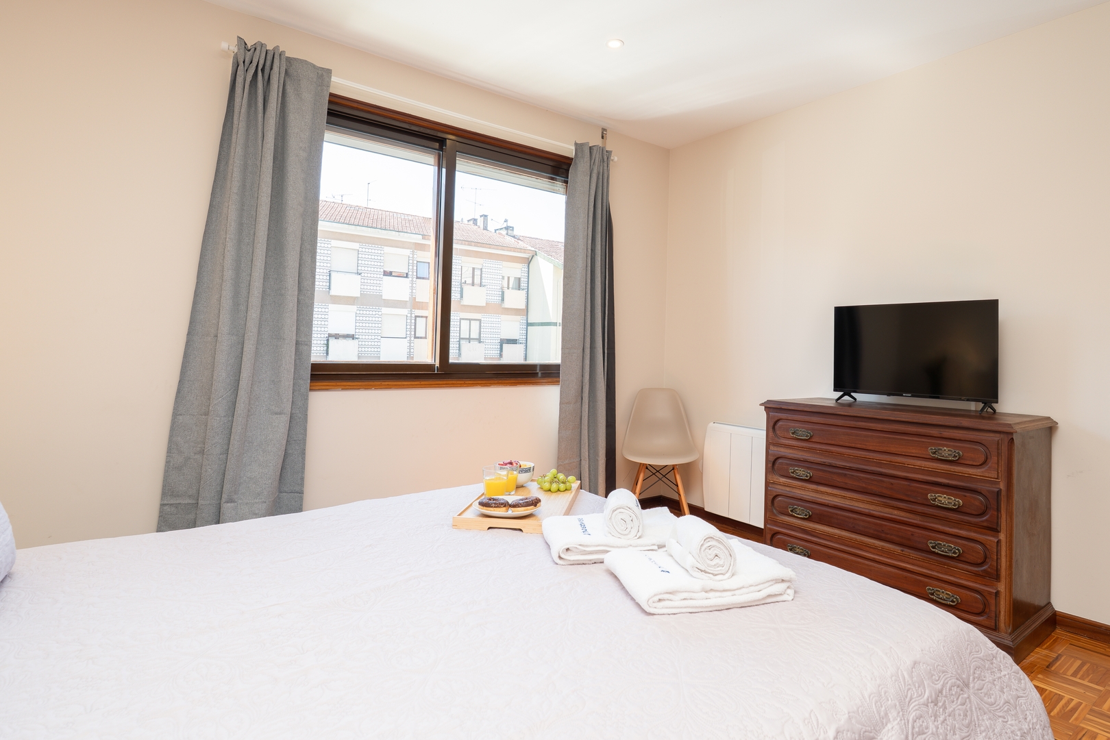 Bright & Spacious Flat by Host Wise 5 Host Wise Booking