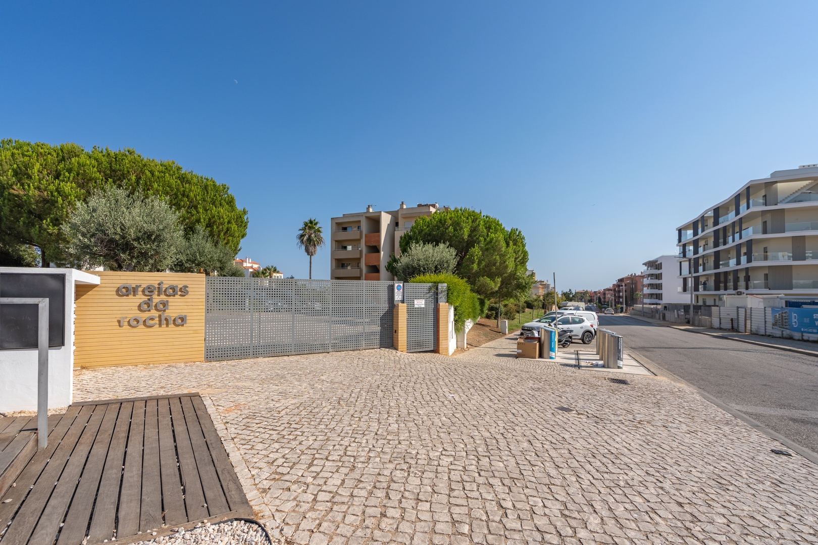 Spacious & Sunny Apartment with Pool by HostWise 23 Host Wise Booking