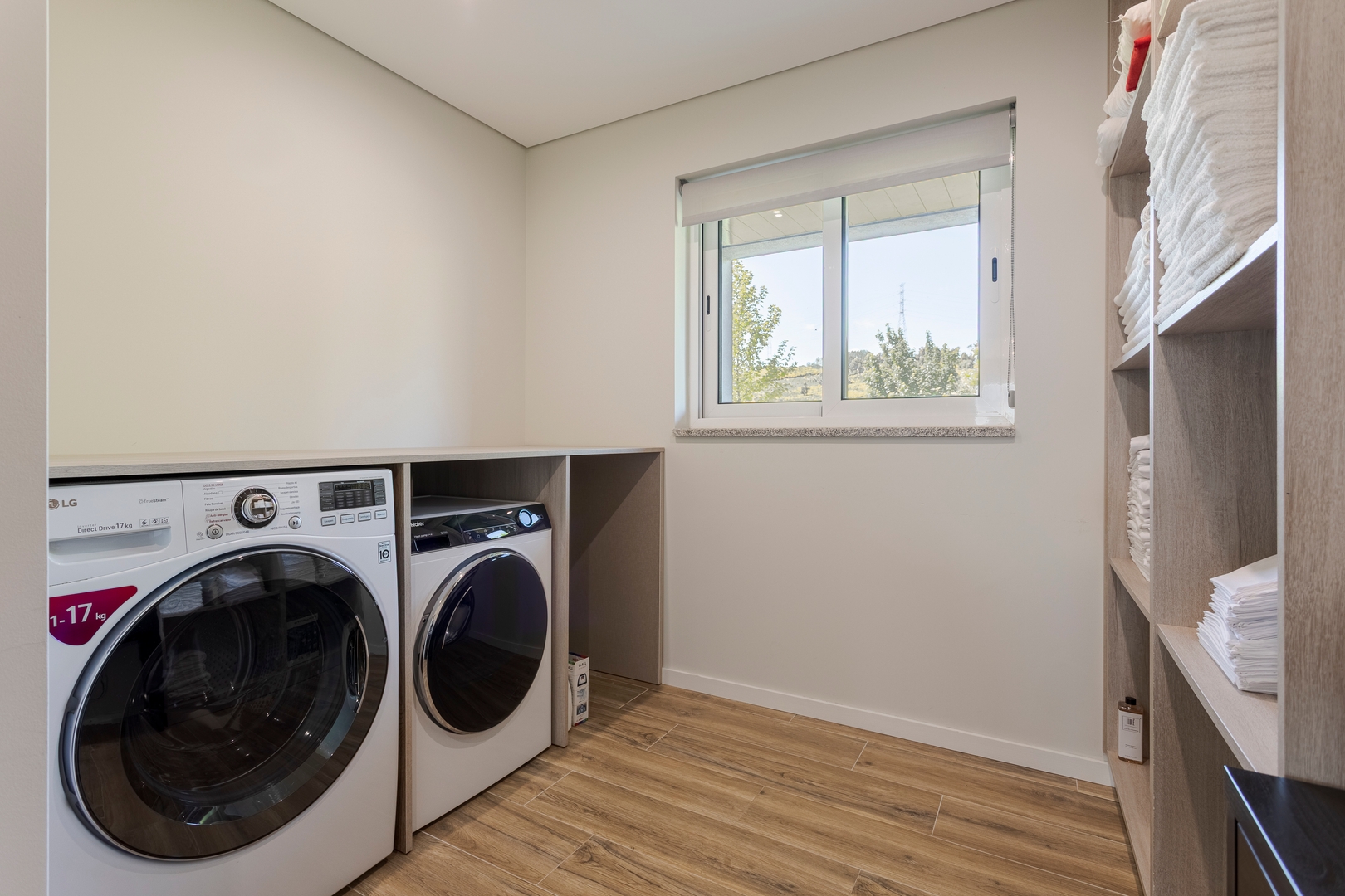 HostWise - 10BR Douro Villa with Pool 66 Host Wise Booking