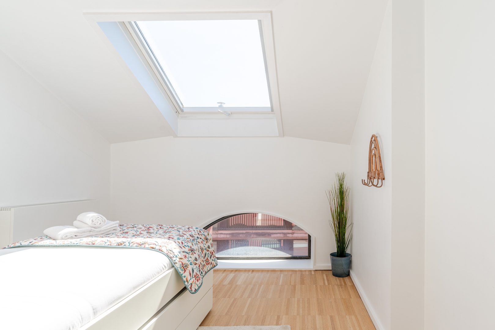 Stylish Open-Plan Flat with Swimming Pool by HostWise 49 Host Wise Booking