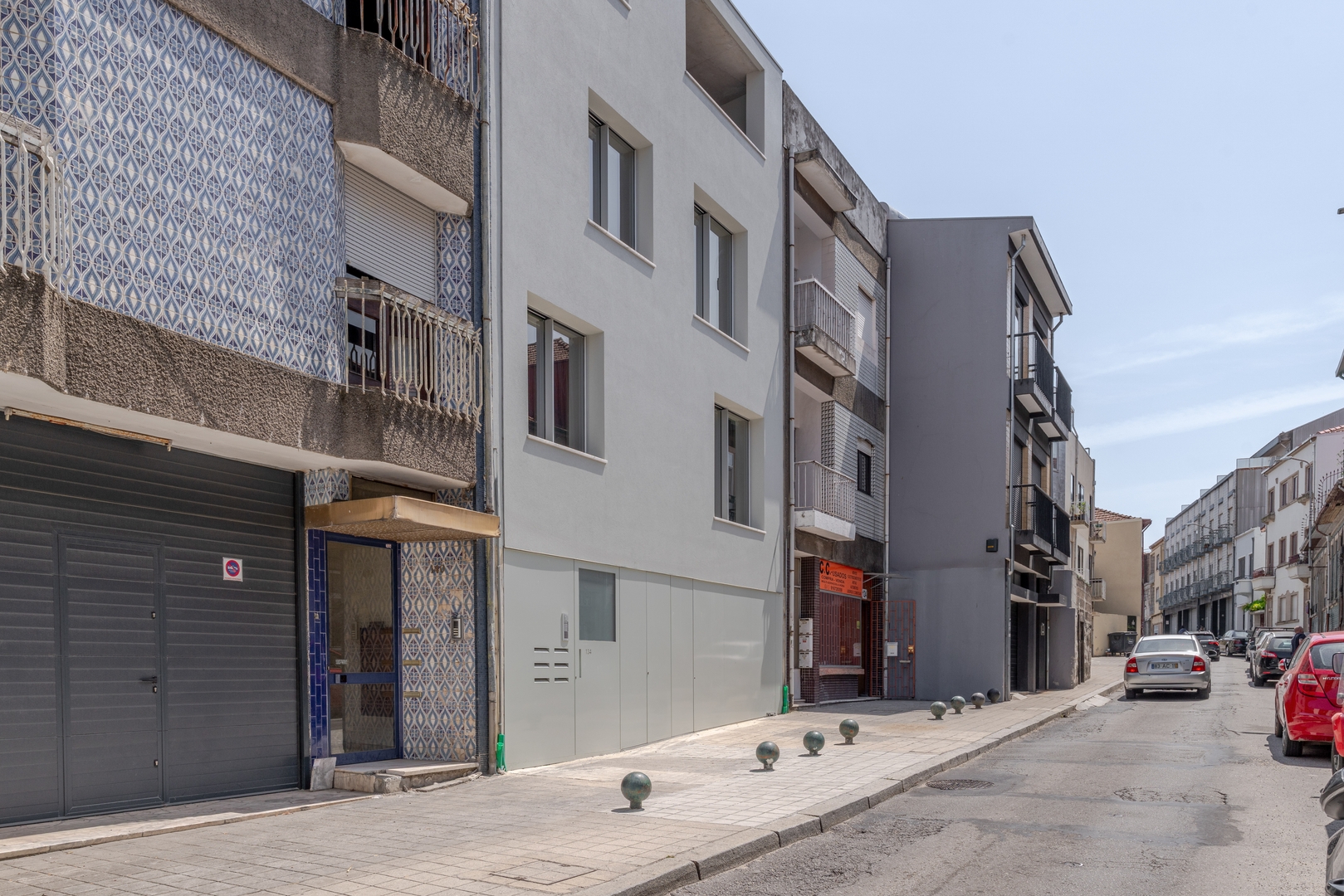 Modern 4-Apt Retreat for 14, Porto by HostWise 111 Host Wise Booking