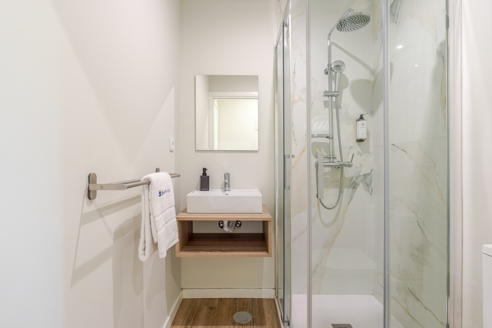 HostWise - 10BR Douro Villa with Pool 36 Host Wise Booking