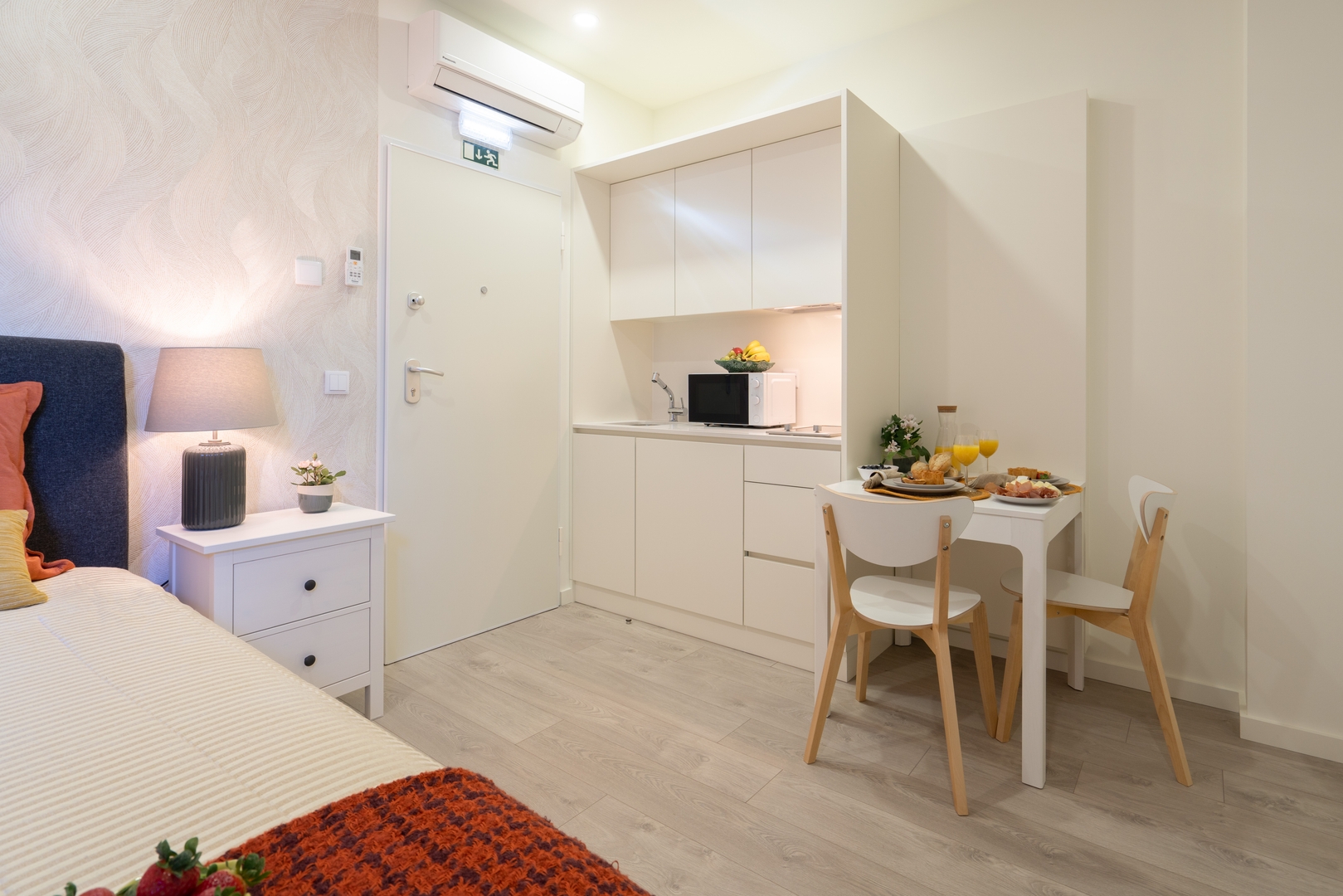 Bright Studios with Patios in Porto by HostWise 35 Host Wise Booking