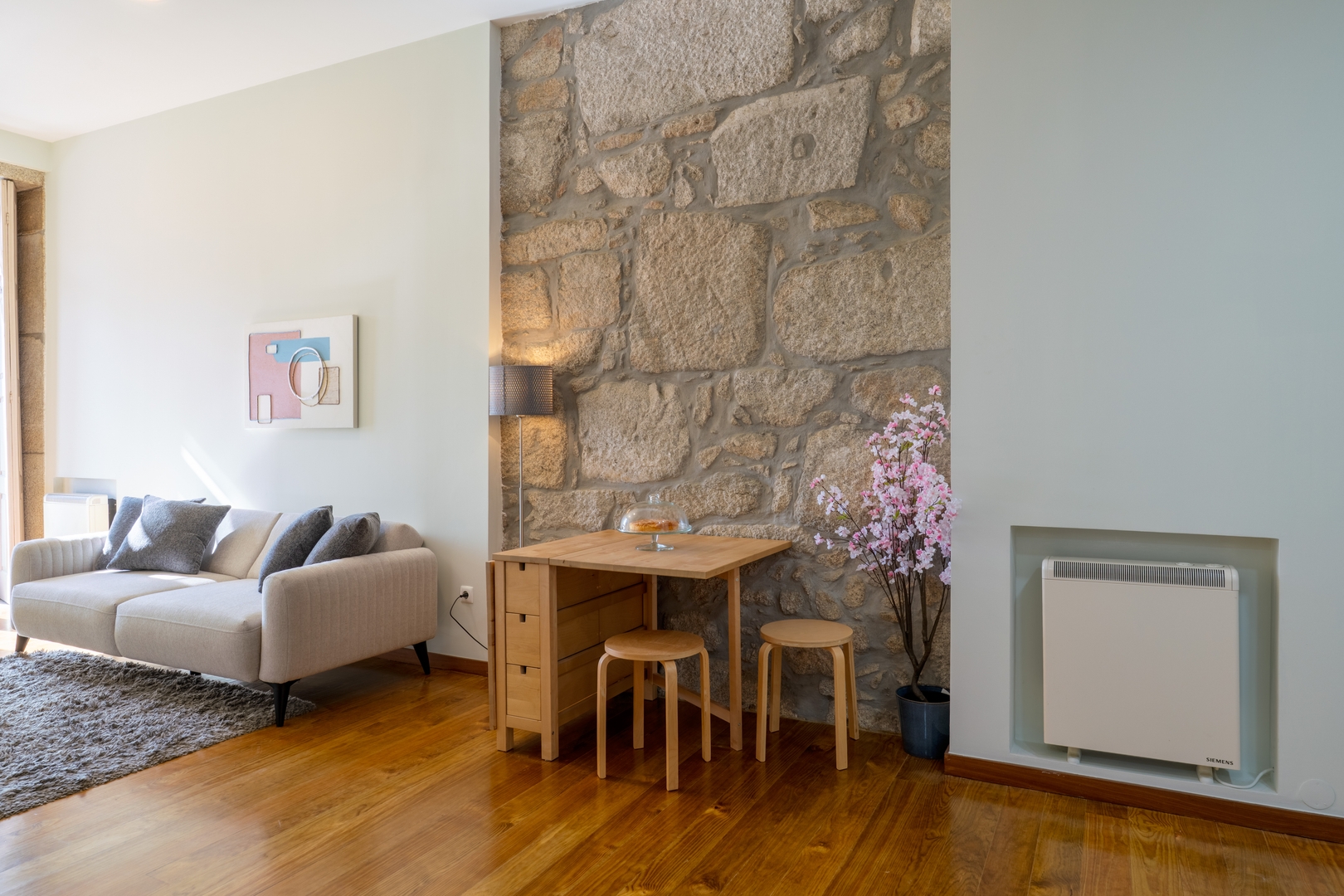 Twin Picaria Balcony Suites by HostWise 4 Host Wise Booking