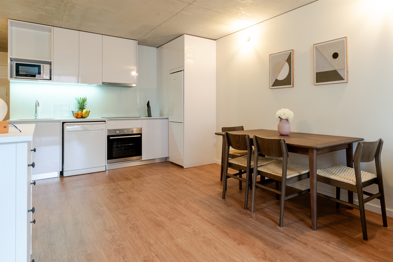 Modern 1BR Trio, Central Porto by HostWise 60 Host Wise Booking