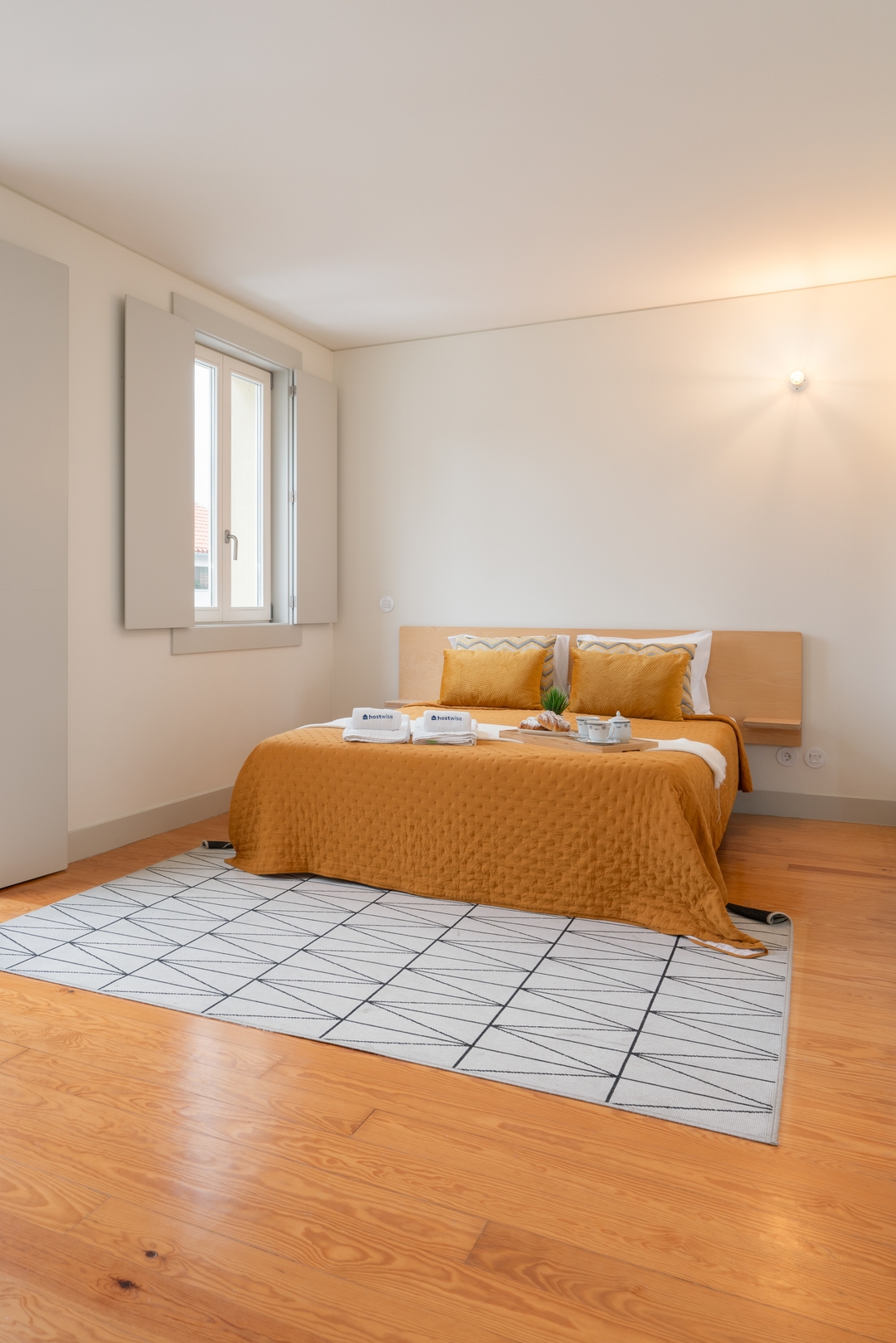 Dual Sunny Studios in Old Guimarães by HostWise 7 Host Wise Booking