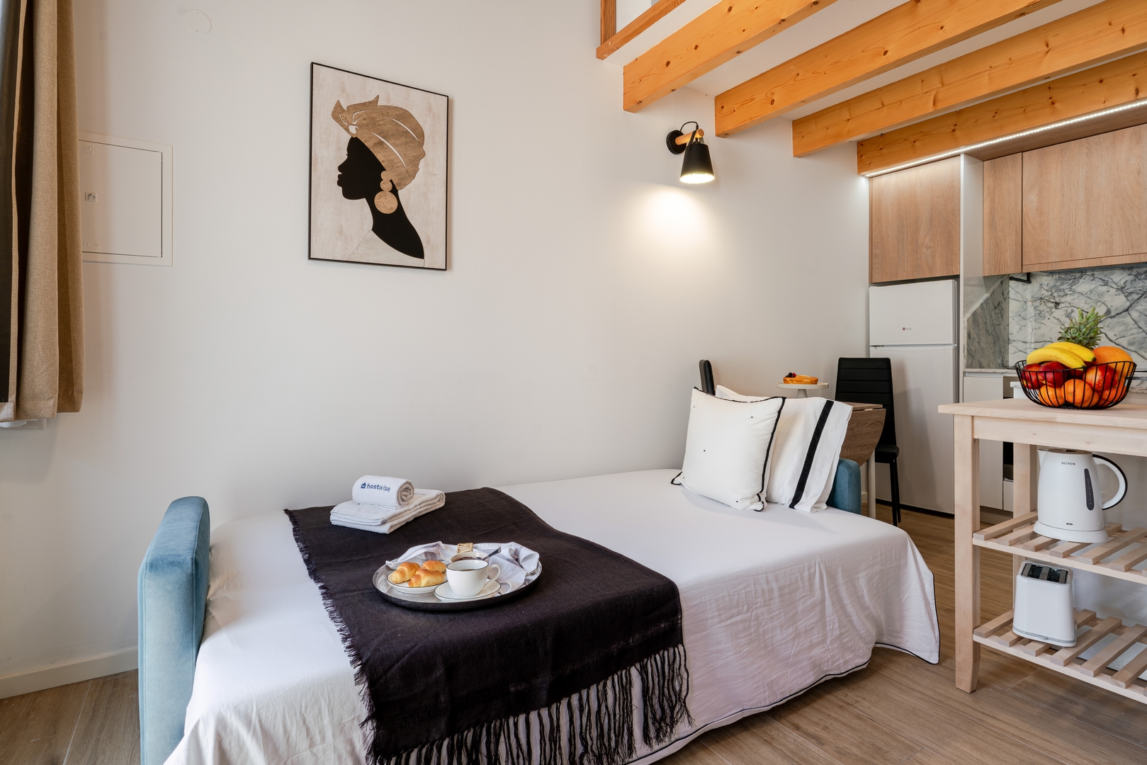 Terrace Studios for 12 in Porto by HostWise 93 Host Wise Booking