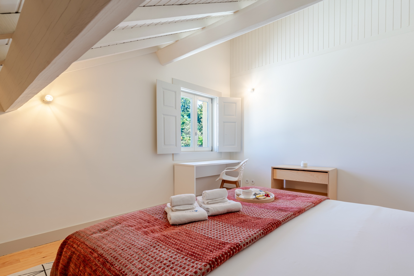 Studios & Spacious T4 with Garden by HostWise 61 Host Wise Booking