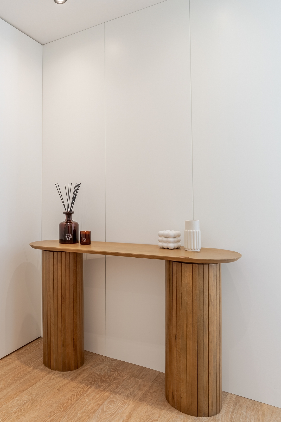 Urban Terrace & Stylish Living Spaces by HostWise 45 Host Wise Booking