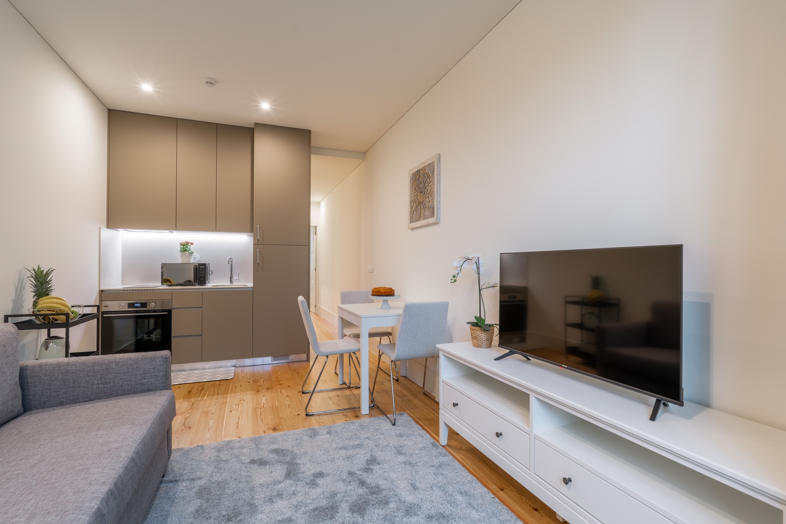HostWise - Cozy & Bright Flat 13 Host Wise Booking