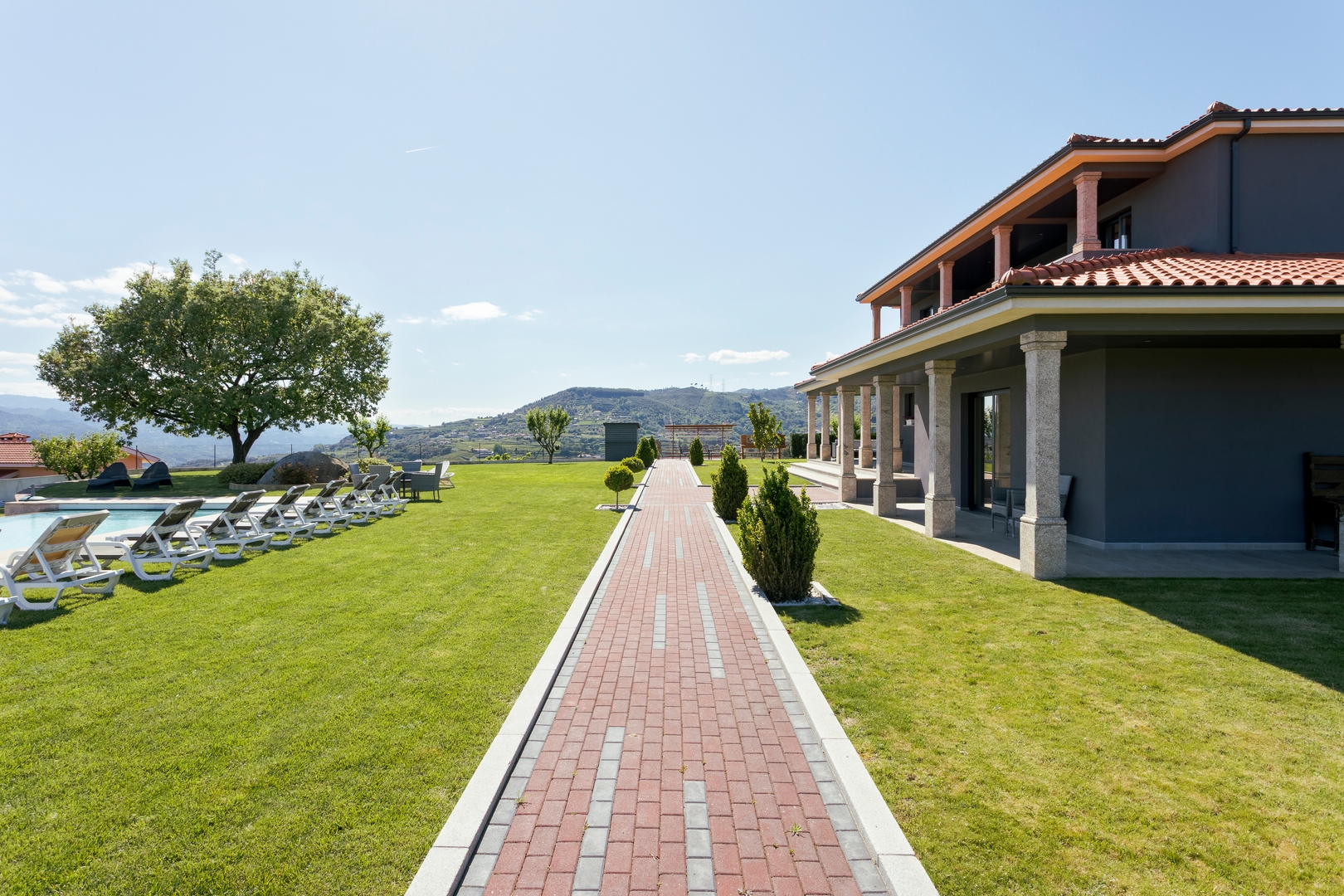 HostWise – Douro View Villa w/ 10 Suites & Pool 7 Host Wise Booking