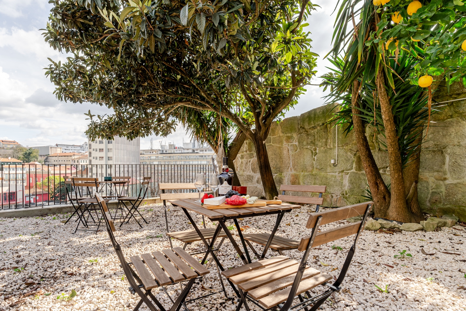 HostWise - Stylish Stone-Walled Flat 21 Host Wise Booking