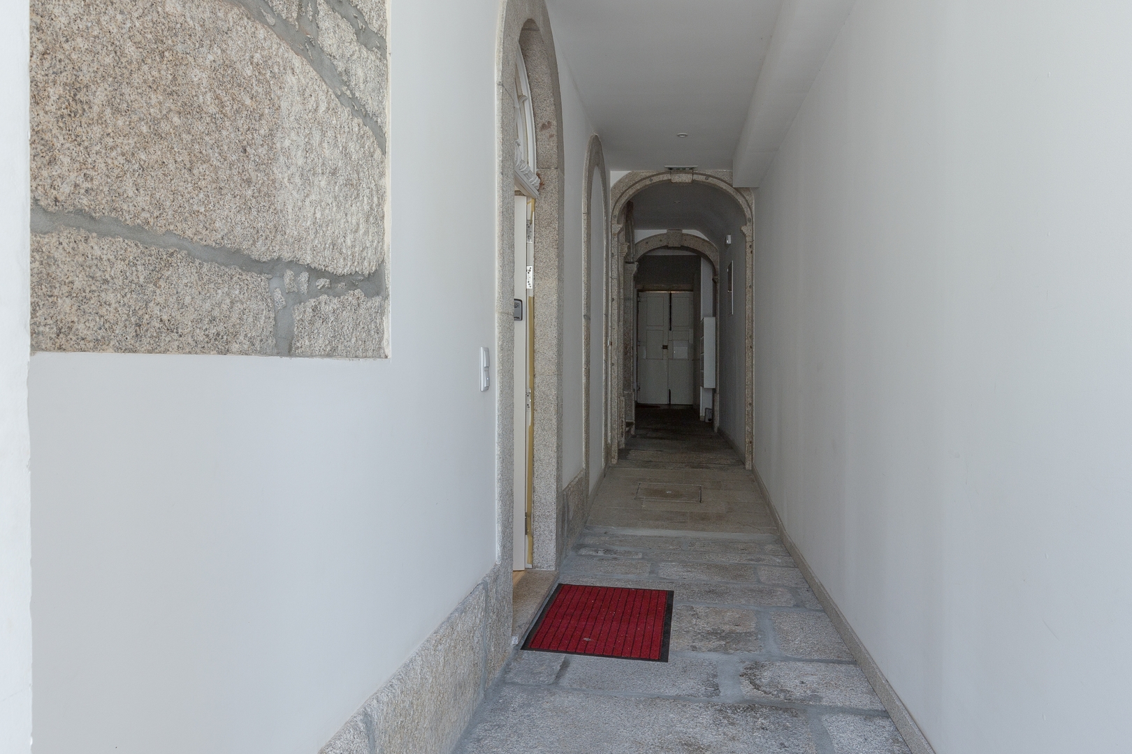 Lovely Flat w/ Jacuzzi & Terrace by HostWise 25 Host Wise Booking