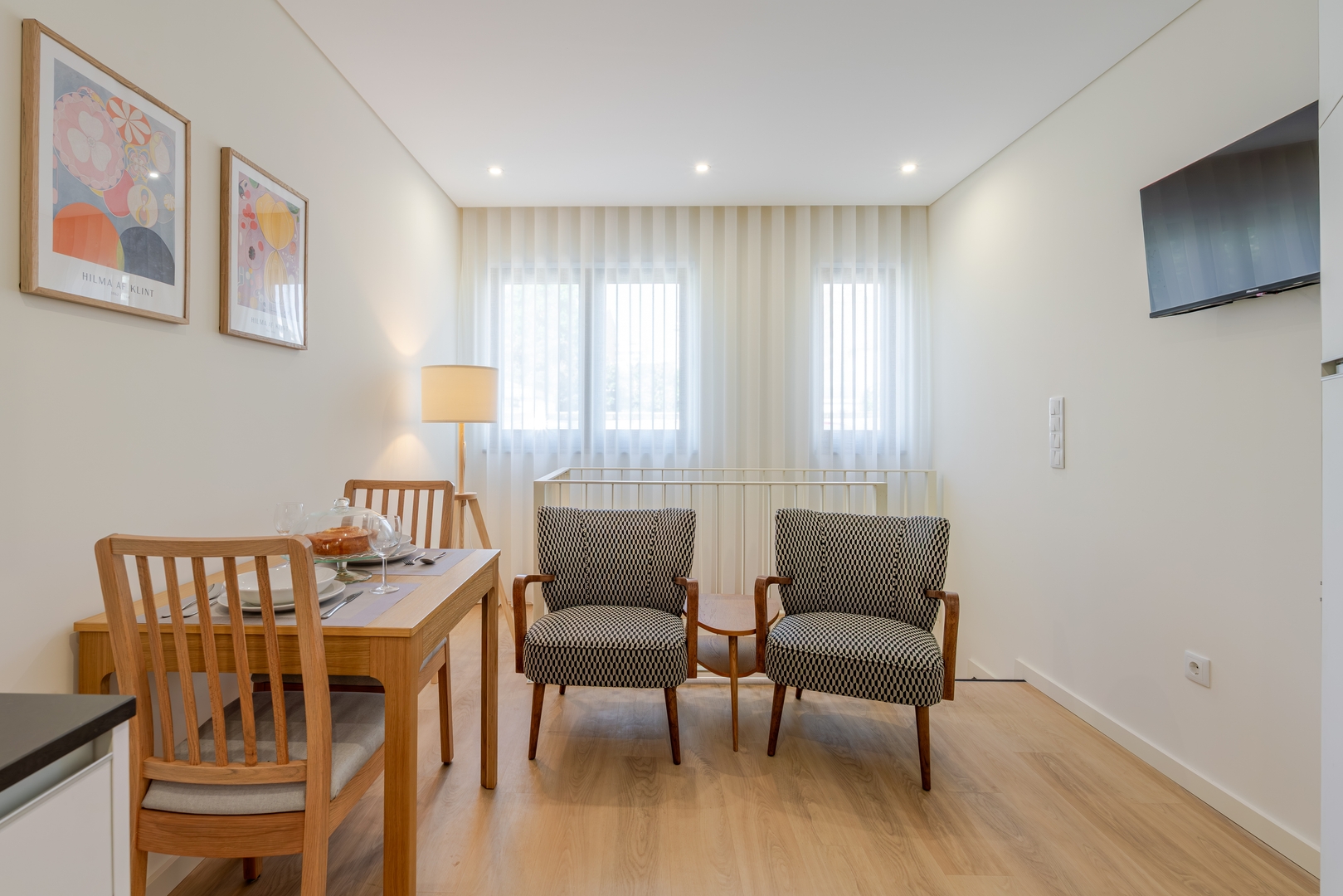 Stylish 2 Duplex & Patio Studio in Porto by HostWise 29 Host Wise Booking