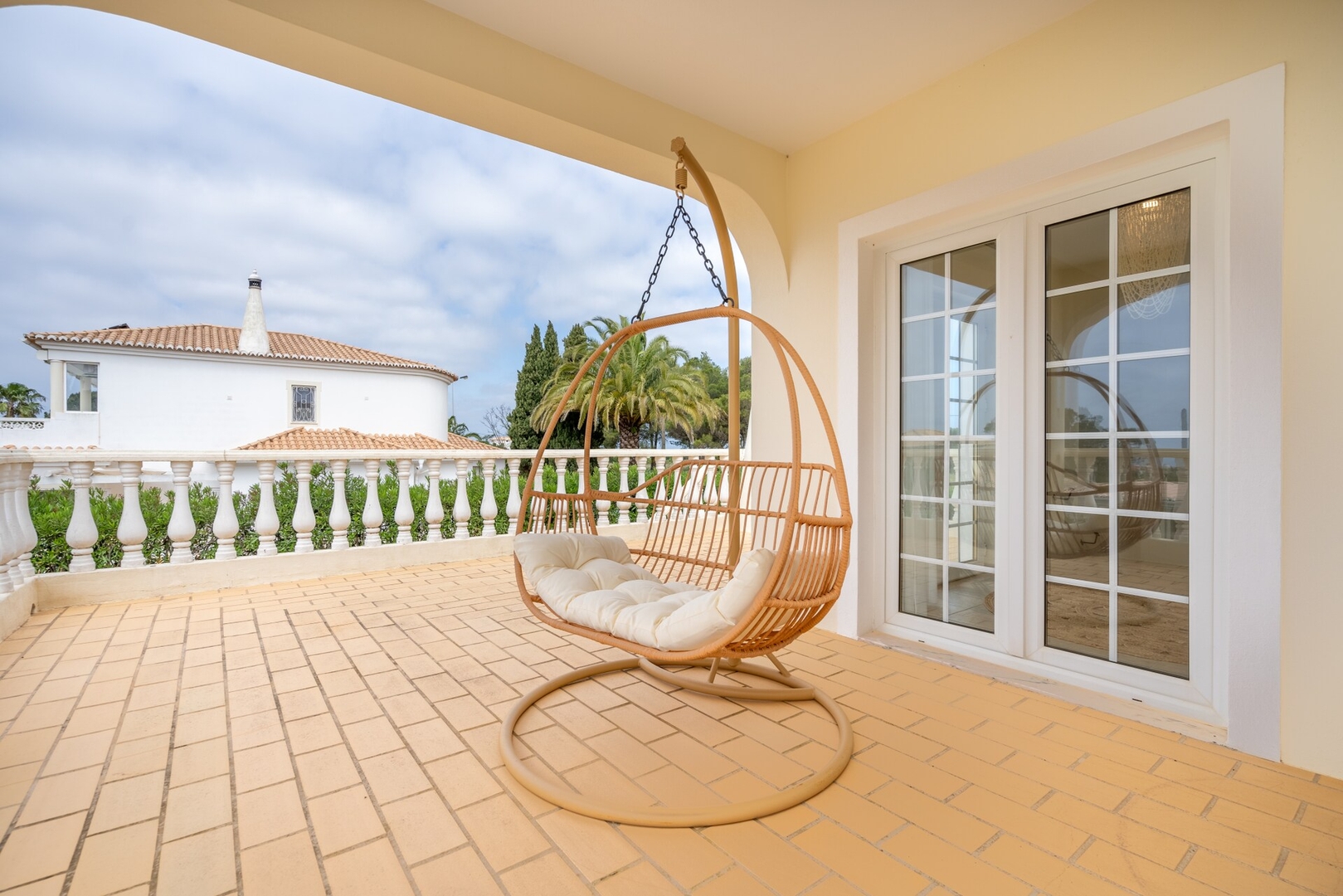 Host Wise - Luxurious Pool & Jacuzzi Hideaway 18 Host Wise Booking