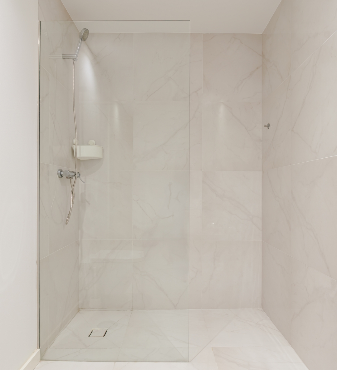 HostWise – Modern & Cozy Flat | Near the Beach 15 Host Wise Booking