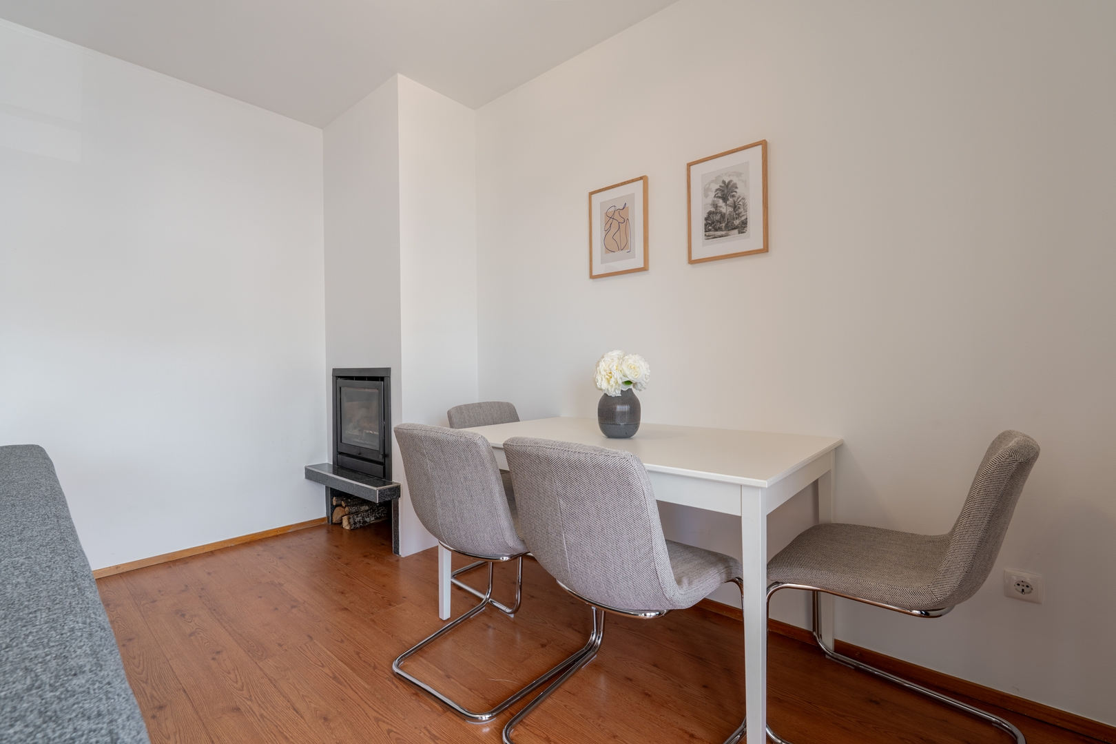 Bright Flat with Balcony & Garage by HostWise 24 Host Wise Booking