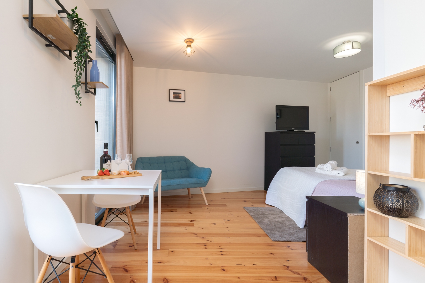 Host Wise - Stylish Studio in Porto Downtown 9 Host Wise Booking