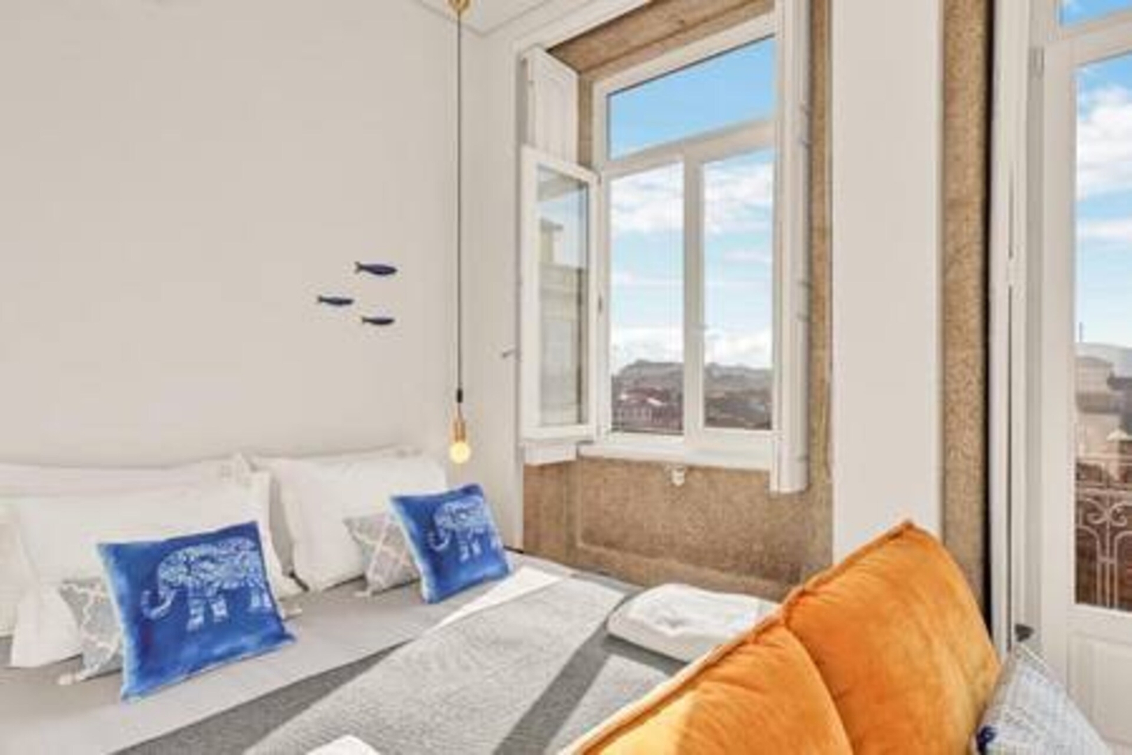 4 Trendy Studios w/ Balcony | Clérigos by HostWise 48 Host Wise Booking