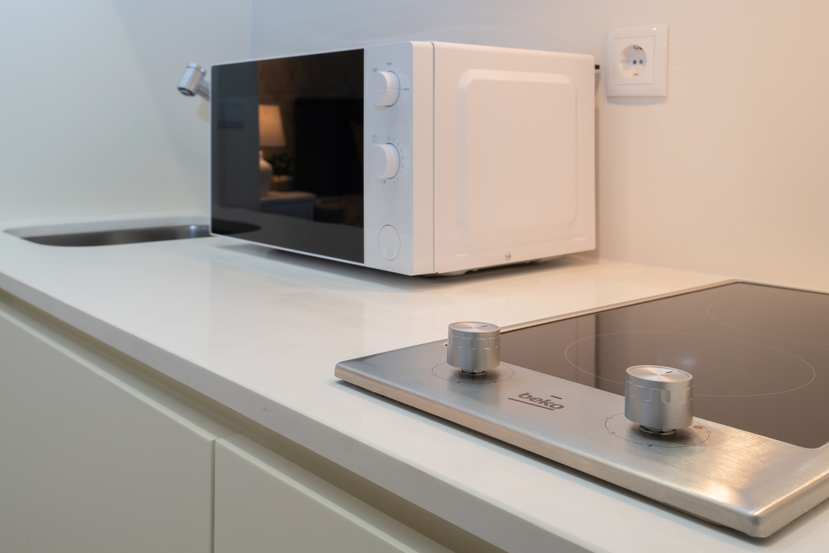 Bright Studios with Patios in Porto by HostWise 15 Host Wise Booking