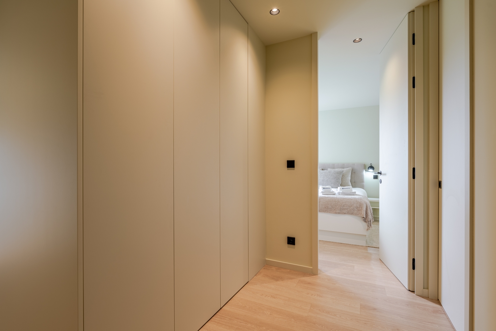 HostWise - Stylish Flat with Terrace & Garage 28 Host Wise Booking