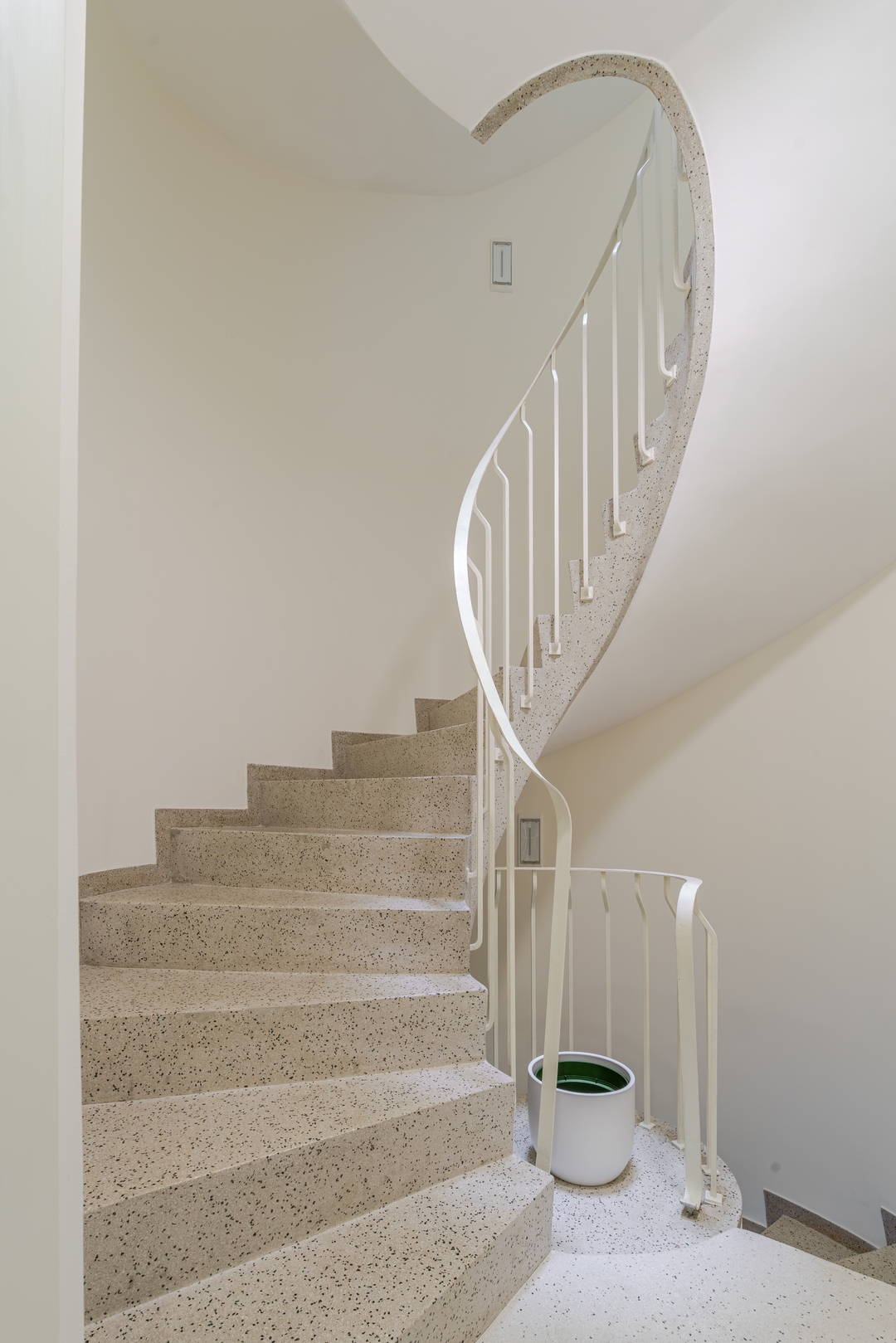 Stylish Balcony Apt & 2 Cozy Studios by HostWise 17 Host Wise Booking