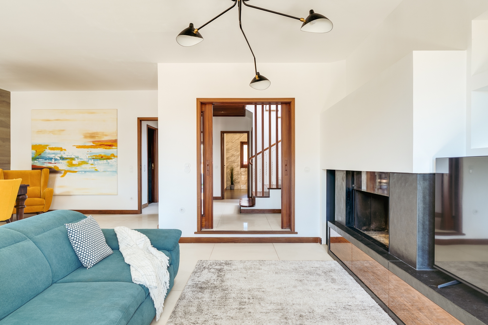 Beach Villa with Jacuzzi & Garage by HostWise 24 Host Wise Booking