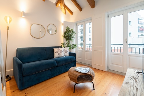 Stylish Retreat in Porto's Heart by HostWise Host Wise Booking