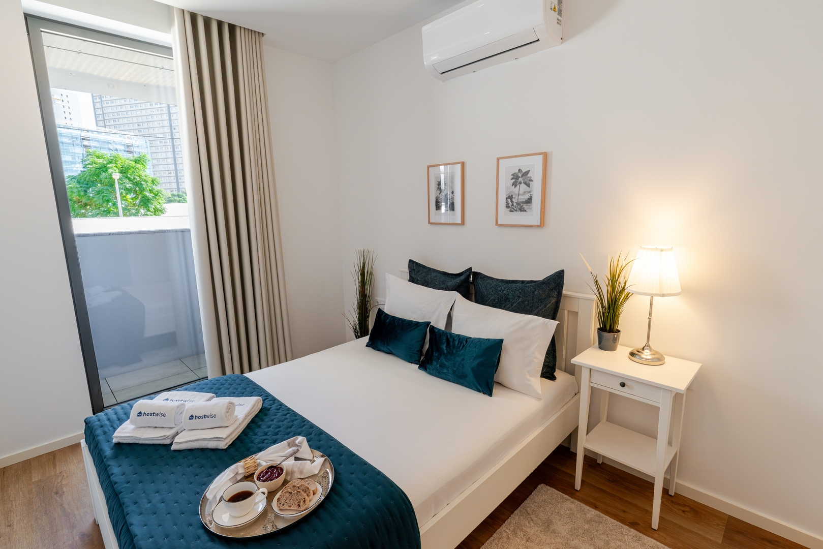 Sleek & Modern Flat w/ Private Garage by HostWise 9 Host Wise Booking