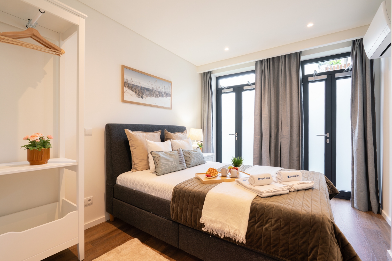 Jacuzzi Retreat in Heart of Porto by HostWise 23 Host Wise Booking