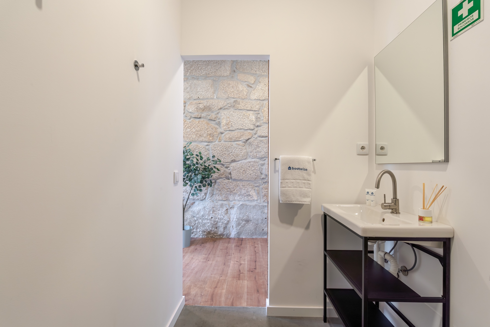 Stylish & Cozy Flat by HostWise 15 Host Wise Booking